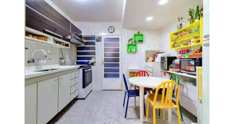 Sobrado à venda no Bairro do Conjunto Residencial Vista Verde na Rua Ricardo Abed