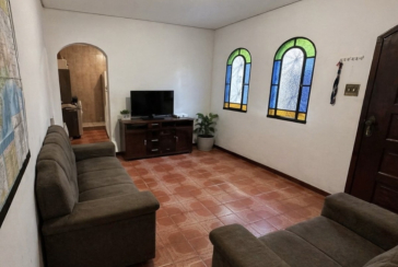 Casa à venda no Bairro do Jardim Regina na Rua Engenheiro Marcílio Cardoso