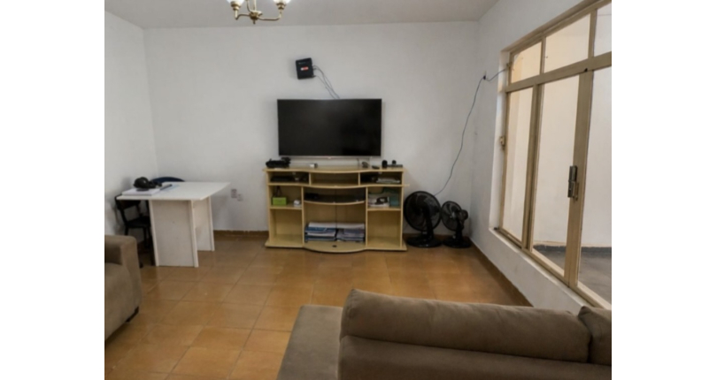 Casa à venda no Bairro do Jardim Regina na Rua Engenheiro Marcílio Cardoso