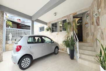  Sobrado à venda no Bairro do Jardim Santo Elias na Rua Padre João Beil
