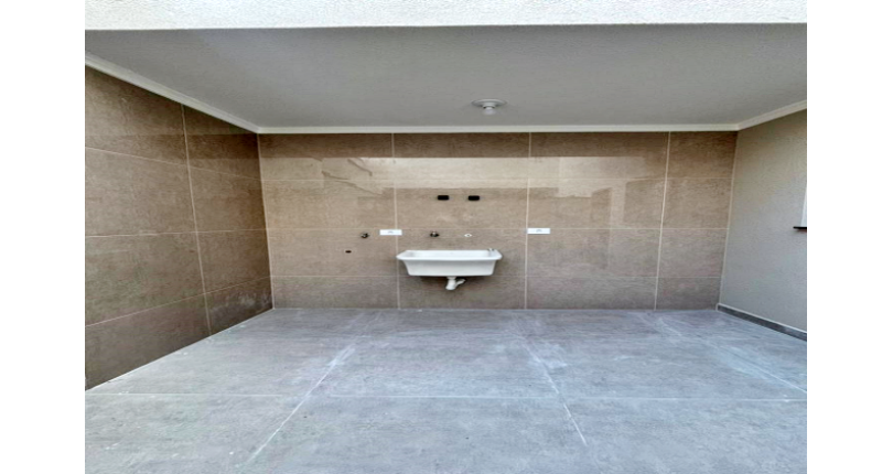 Sobrado novo à venda no Jardim Primavera (Zona Norte) na Rua Padre Tomás Pereira 52,