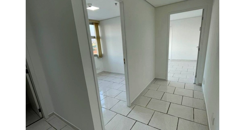 Sala Comercial à venda no Bairro da Vila Romana na Rua Catão 124, 