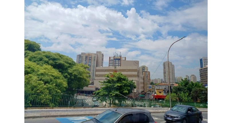 Sala Comercial à venda no Bairro da Vila Romana na Rua Catão 124, 