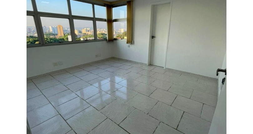 Sala Comercial à venda no Bairro da Vila Romana na Rua Catão 124, 