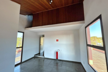 Excelente Imóvel Comercial à venda no Bairro da Vila Hamburguesa na Avenida Queiroz Filho