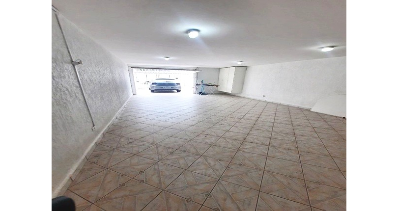 Sobrado à venda no Bairro do Parque São Domingos na Rua Agostinho dos Santos