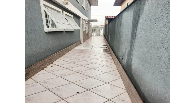 Sobrado à venda no Bairro do Parque São Domingos na Rua Agostinho dos Santos