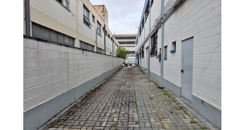 Galpão à venda no Bairro da Lapa de Baixo na Rua Ricardo Cavatton