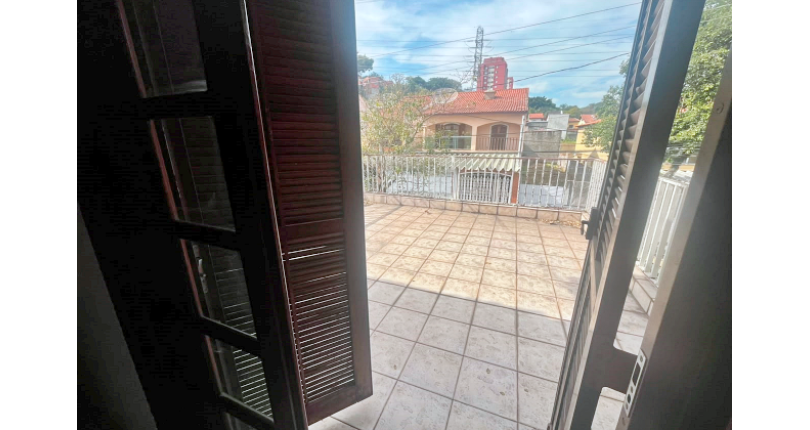 Sobrado à venda no Bairro do Conjunto Residencial Vista Verde na Rua Doutor Fernando de Oliveira Simões