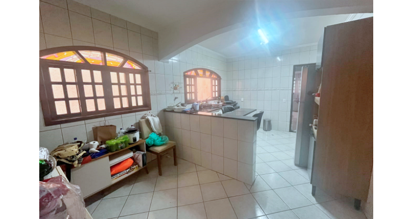 Sobrado à venda no Bairro do Conjunto Residencial Vista Verde na Rua Doutor Fernando de Oliveira Simões