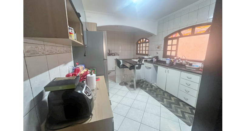 Sobrado à venda no Bairro do Conjunto Residencial Vista Verde na Rua Doutor Fernando de Oliveira Simões