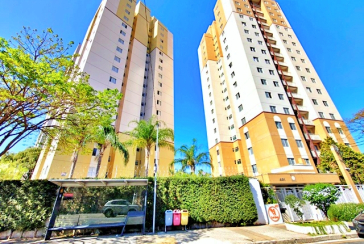 Lindo Apartamento à venda no Bairro do Parque Maria Domitila na Rua Willis Roberto Banks 401