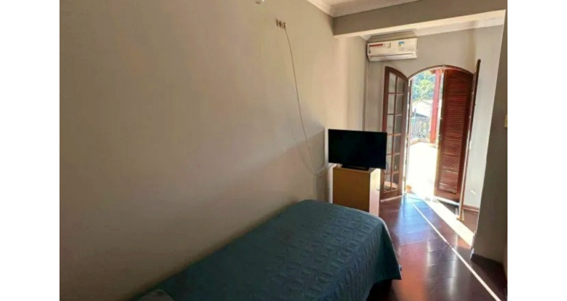 Sobrado à venda no Bairro do Jardim Regina na Rua Antônio Raiol