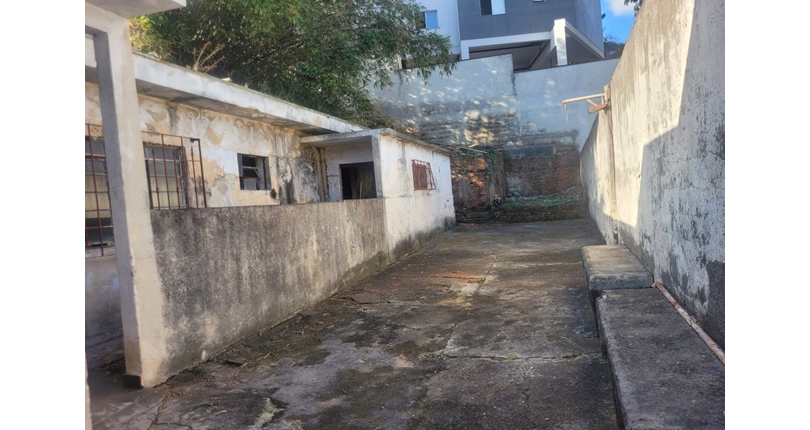 Terreno à venda no Bairro da Vila Pereira Cerca na Rua Santa Romana