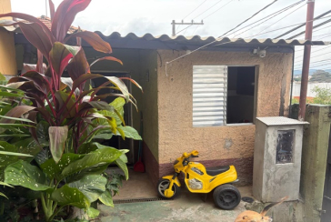 Casa à venda no Bairro da Vila Cruz das Almas na Rua Conceição de Jacareí