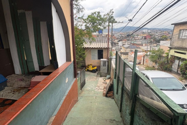 Casa à venda no Bairro da Vila Cruz das Almas na Rua Conceição de Jacareí