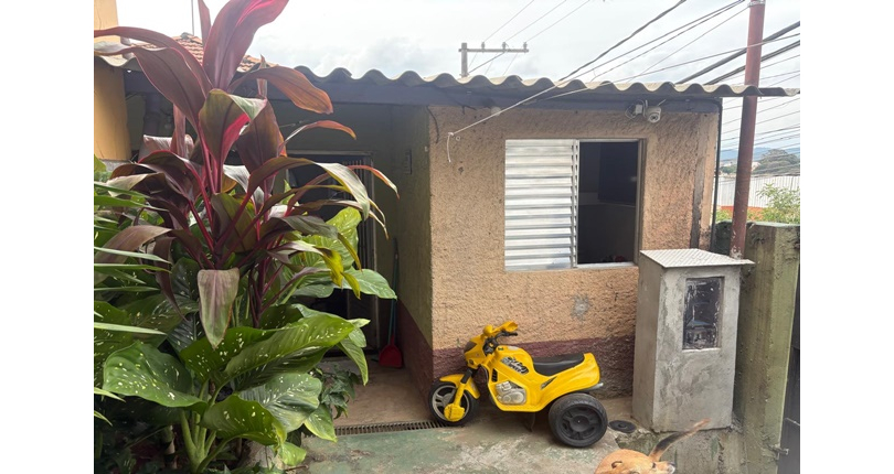 Casa à venda no Bairro da Vila Cruz das Almas na Rua Conceição de Jacareí