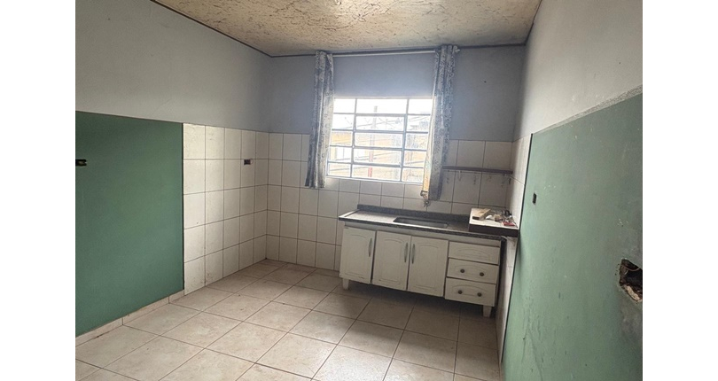 Casa à venda no Bairro da Vila Cruz das Almas na Rua Conceição de Jacareí