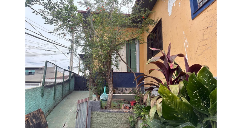 Casa à venda no Bairro da Vila Cruz das Almas na Rua Conceição de Jacareí