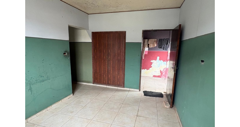 Casa à venda no Bairro da Vila Cruz das Almas na Rua Conceição de Jacareí