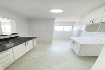 Apartamento à venda no Bairro do Parque Maria Domitila na Rua Willis Roberto Banks 549