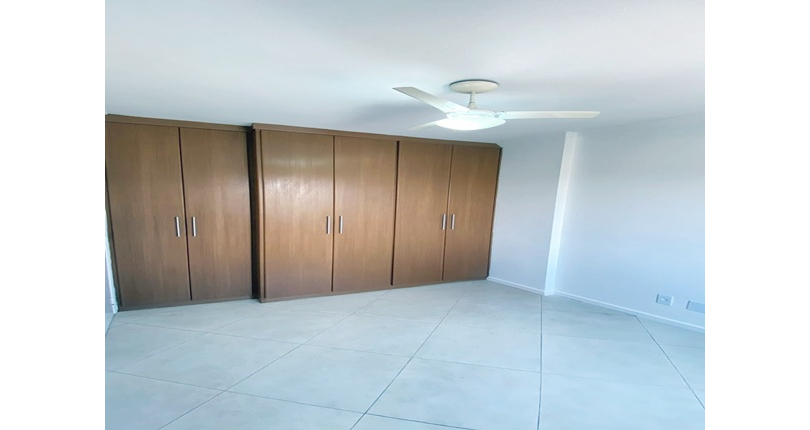Apartamento à venda no Bairro do Parque Maria Domitila na Rua Willis Roberto Banks 549
