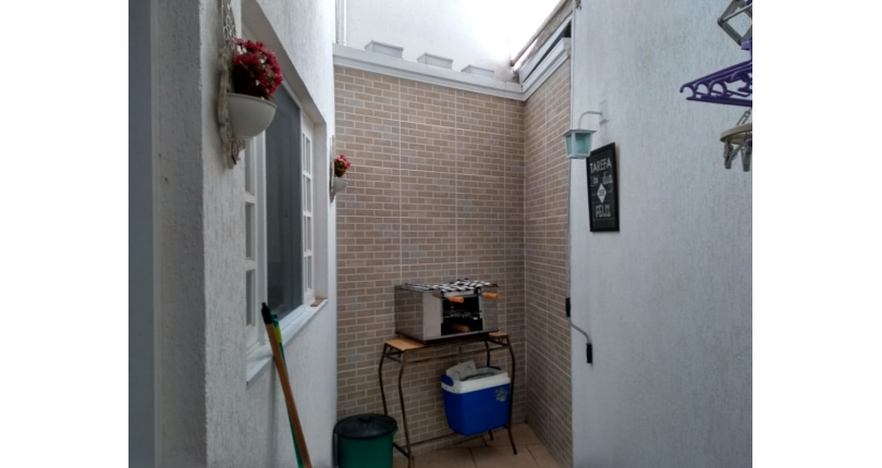 Belo Sobrado à Venda no Parque Maria Domitila na Rua Antônio Félix Pacheco