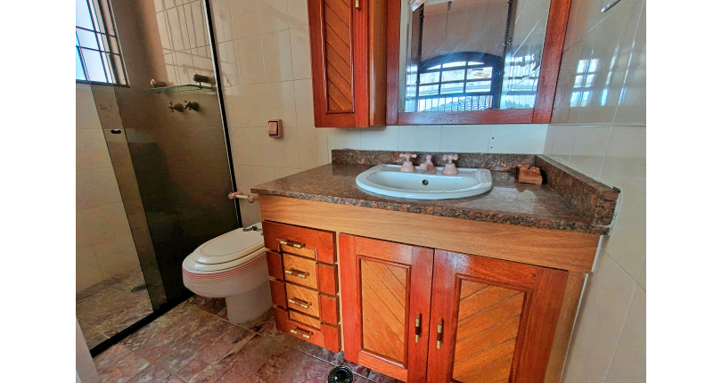 Casa à venda Rua Luís Filgueira Souto, Parque São Domingos - Imóveis à Venda