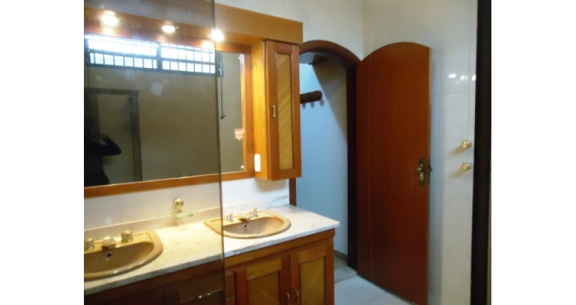 Casa à venda Rua Luís Filgueira Souto, Parque São Domingos - Imóveis à Venda