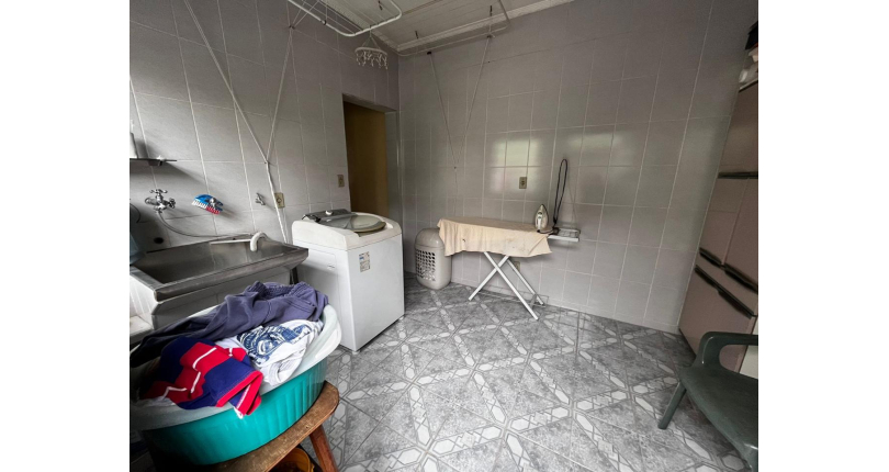 Casa à venda Rua Abel Lucas, Jardim Santa Fé (Zona Oeste) - Imóveis à Venda