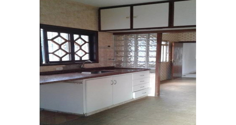 Sobrado à venda Rua Edvard de Vita Godoy, Parque Maria Domitila - Imóveis à Venda