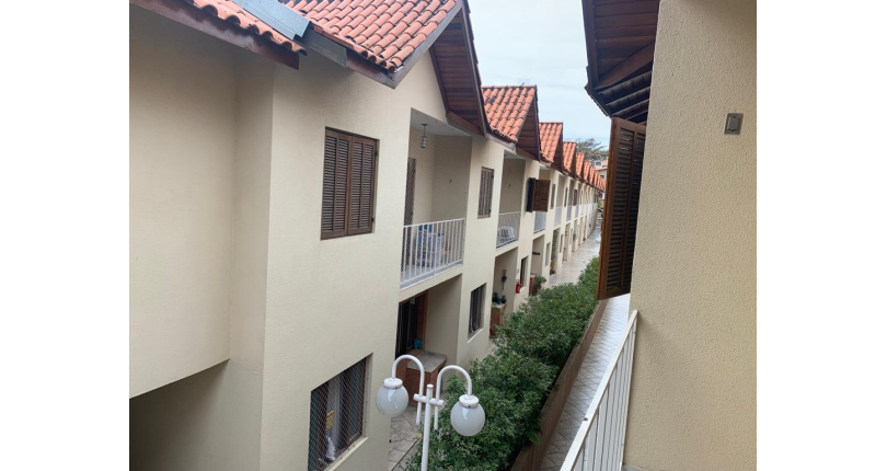 Sobrado à venda Rua João Veloso de Oliveira, Parque São Domingos - Imóveis à Venda