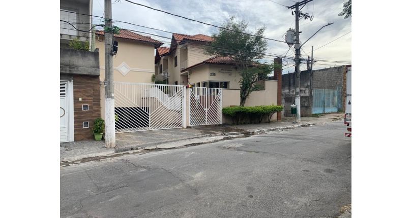 Sobrado à venda Rua João Veloso de Oliveira, Parque São Domingos - Imóveis à Venda