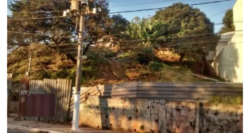 Terreno à venda Rua Joaquim Oliveira Freitas, 372, Vila Mangalot - Imóveis à Venda
