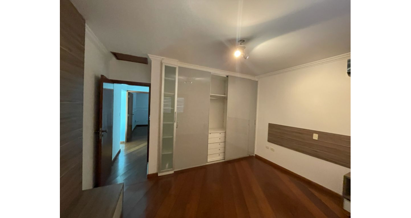 Sobrado Alto Padrão à venda no City América na Rua Emir Nogueira