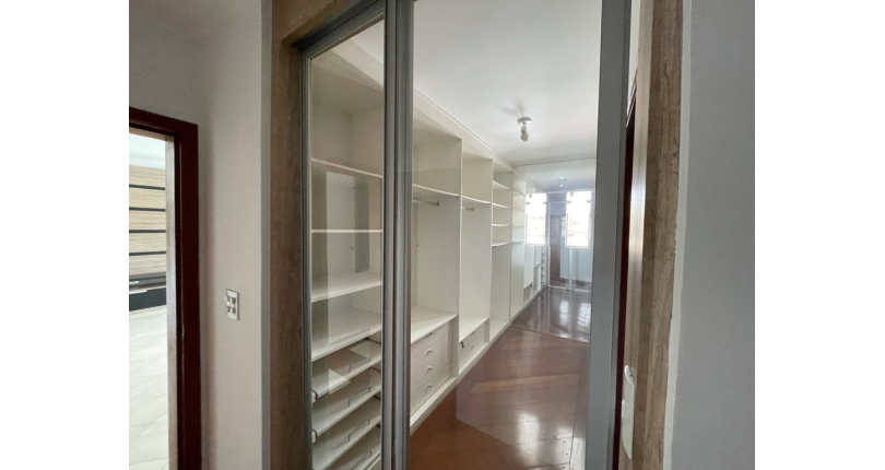 Sobrado Alto Padrão à venda no City América na Rua Emir Nogueira