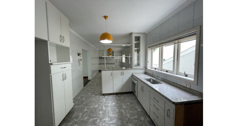 Sobrado Alto Padrão à venda no City América na Rua Emir Nogueira