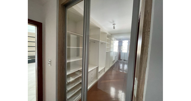 Sobrado Alto Padrão à venda no City América na Rua Emir Nogueira