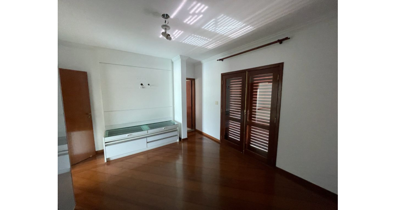 Sobrado Alto Padrão à venda no City América na Rua Emir Nogueira