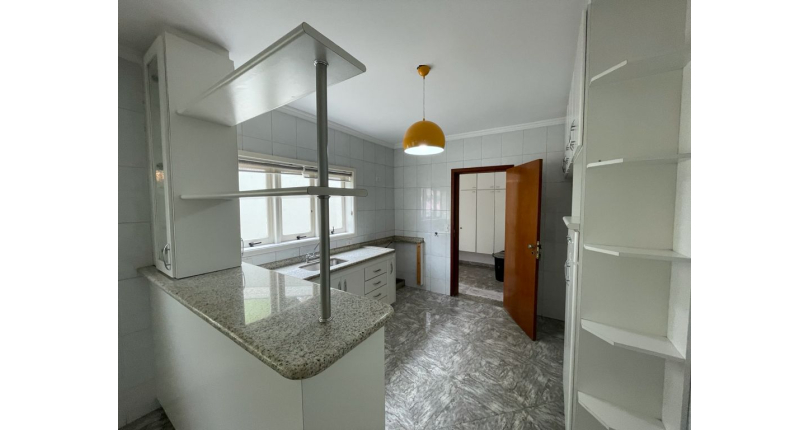 Sobrado Alto Padrão à venda no City América na Rua Emir Nogueira