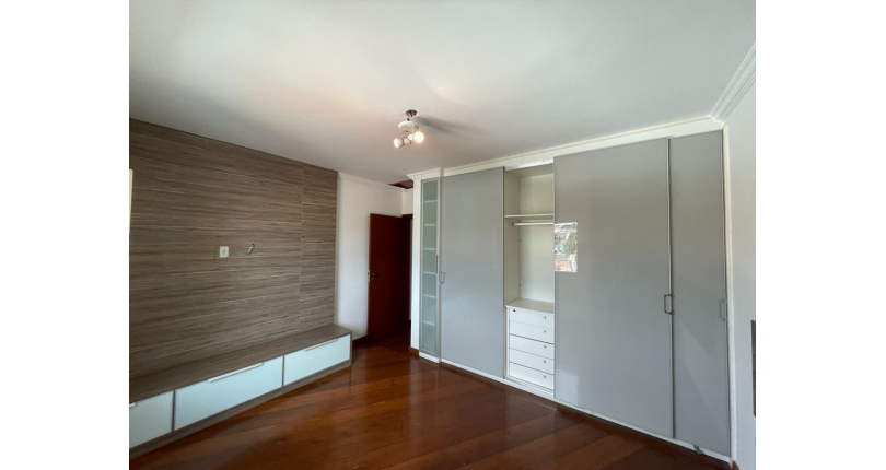 Sobrado Alto Padrão à venda no City América na Rua Emir Nogueira