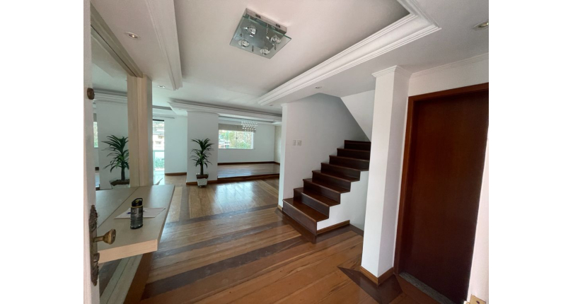 Sobrado Alto Padrão à venda no City América na Rua Emir Nogueira