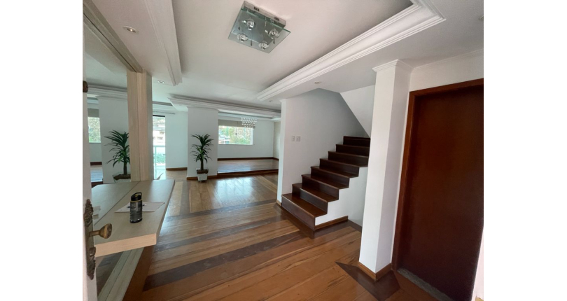 Sobrado Alto Padrão à venda no City América na Rua Emir Nogueira