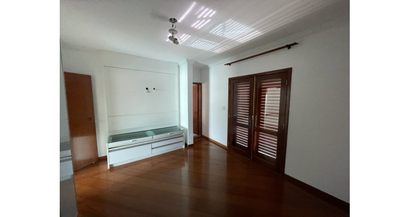 Sobrado Alto Padrão à venda no City América na Rua Emir Nogueira