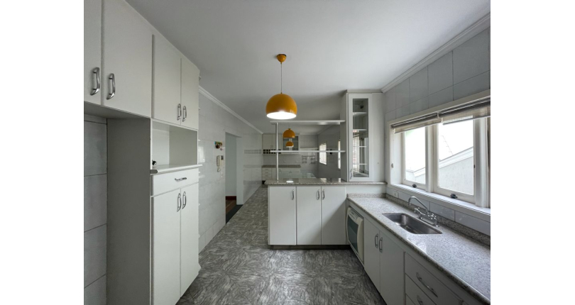 Sobrado Alto Padrão à venda no City América na Rua Emir Nogueira