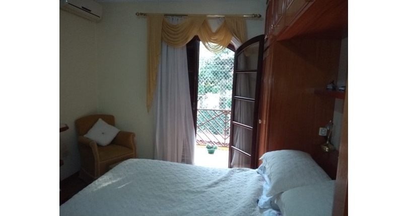 Sobrado à venda no City America na Avenida do Anastácio