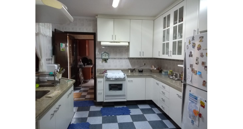 Sobrado à venda no City America na Avenida do Anastácio