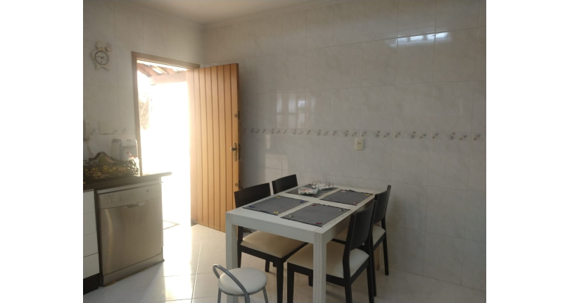 Sobrado à venda Avenida Cardeal Motta, City América - Imóveis à Venda